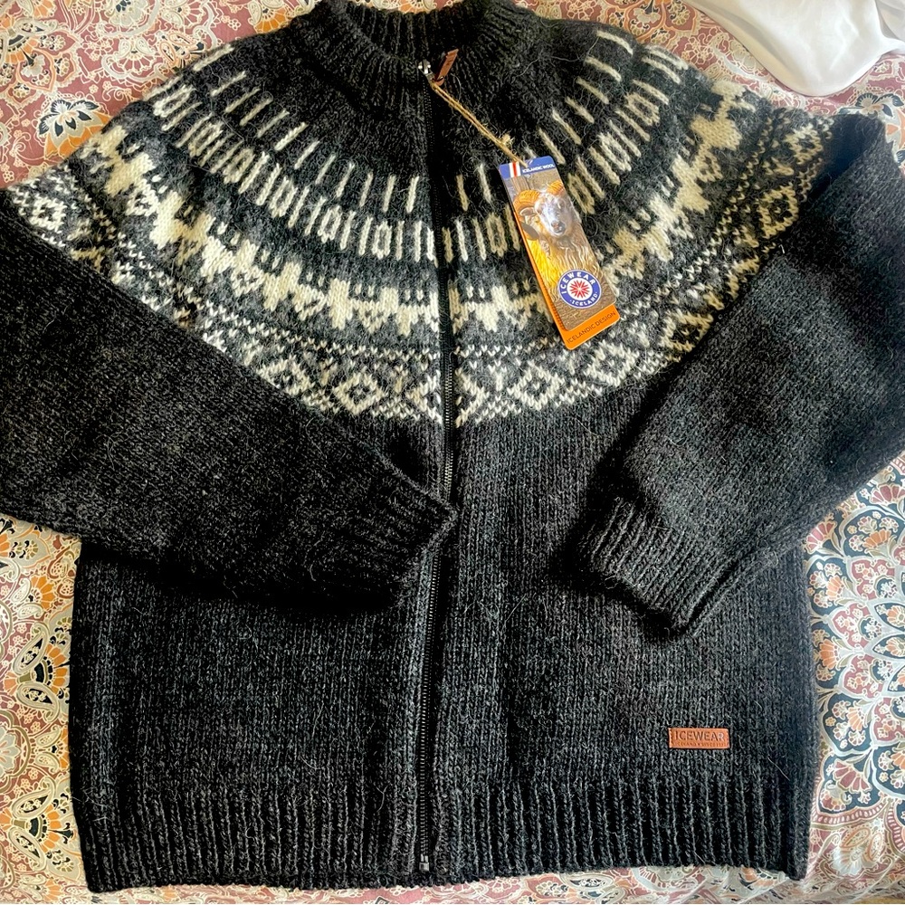 Men's Black and White Sweater